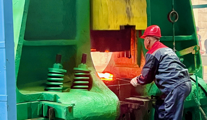Выпуск кузнечной продукции в Алтайском крае возрастет благодаря молоту Барнаульского завода мехпрессов