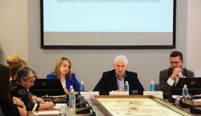 Перспективы развития территорий обсудили в Алтайском филиале Президентской академии