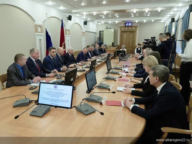 В Алтайском крае заключено ключевое соглашение о социально-трудовых отношениях