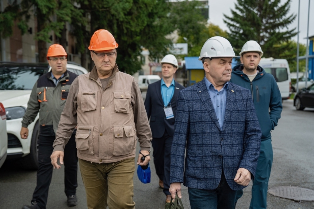 Фоторепортаж: Сибирские промышленники на ОАО «Алттранс»