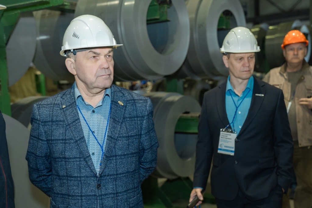 Фоторепортаж: Сибирские промышленники на ОАО «Алттранс»