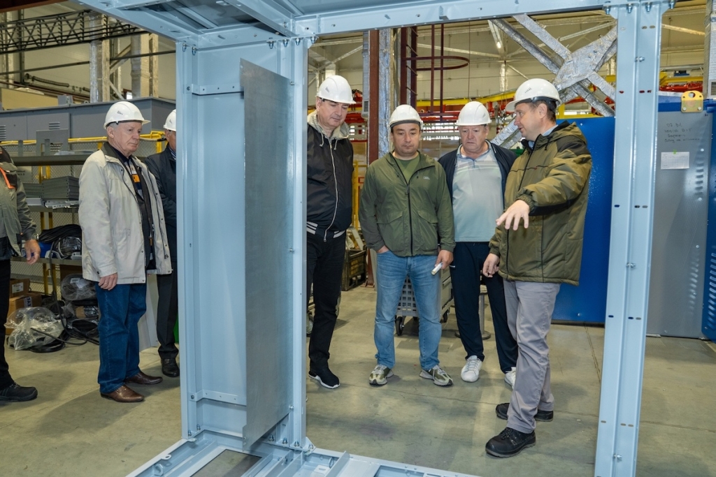 Фоторепортаж: Сибирские промышленники на ОАО «Алттранс»