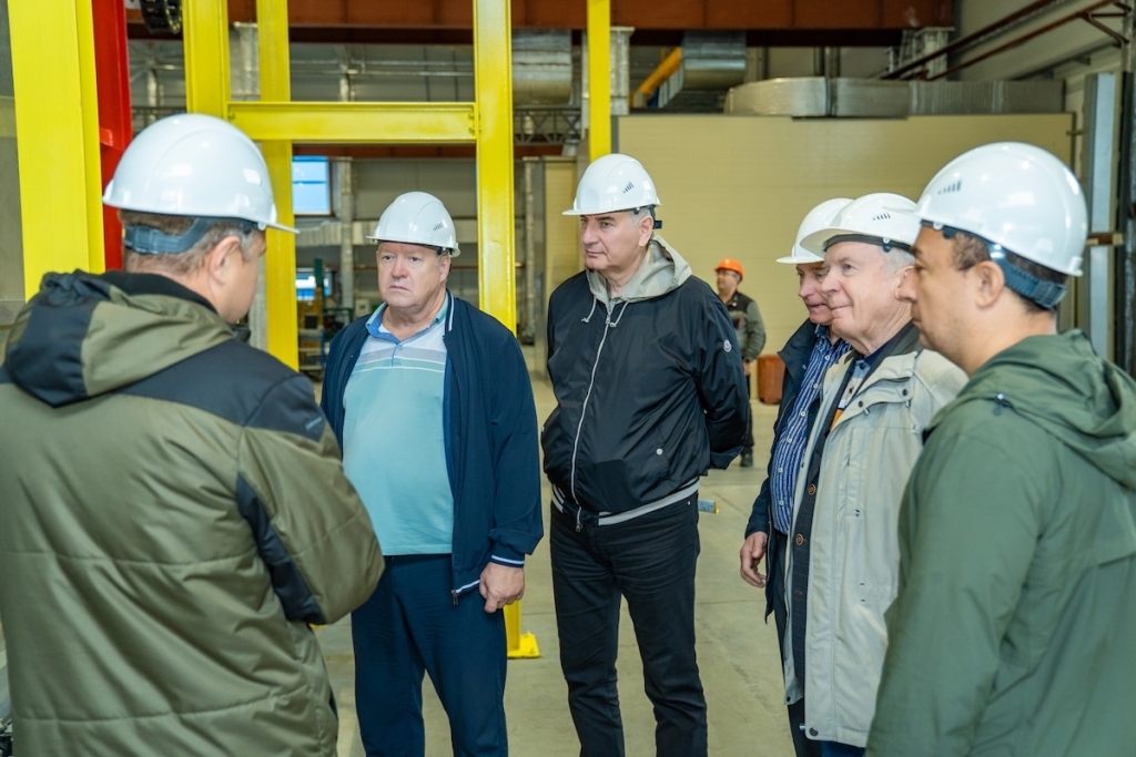 Фоторепортаж: Сибирские промышленники на ОАО «Алттранс»