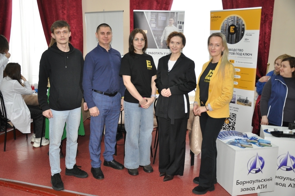 В Новоалтайске прошёл фестиваль инженерных и рабочих профессий «Заводская проходная»