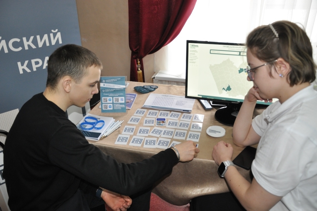 В Новоалтайске прошёл фестиваль инженерных и рабочих профессий «Заводская проходная»