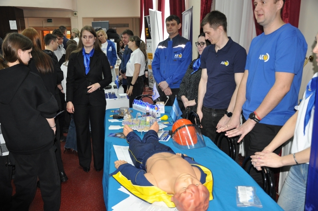 В Новоалтайске прошёл фестиваль инженерных и рабочих профессий «Заводская проходная»