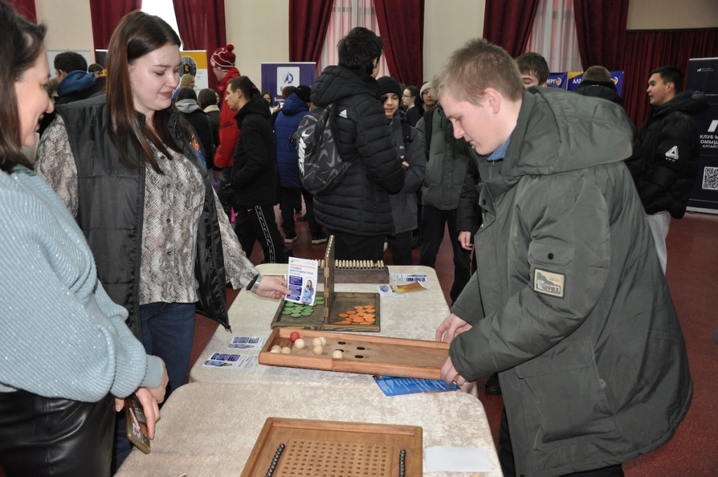 В Новоалтайске прошёл фестиваль инженерных и рабочих профессий «Заводская проходная»