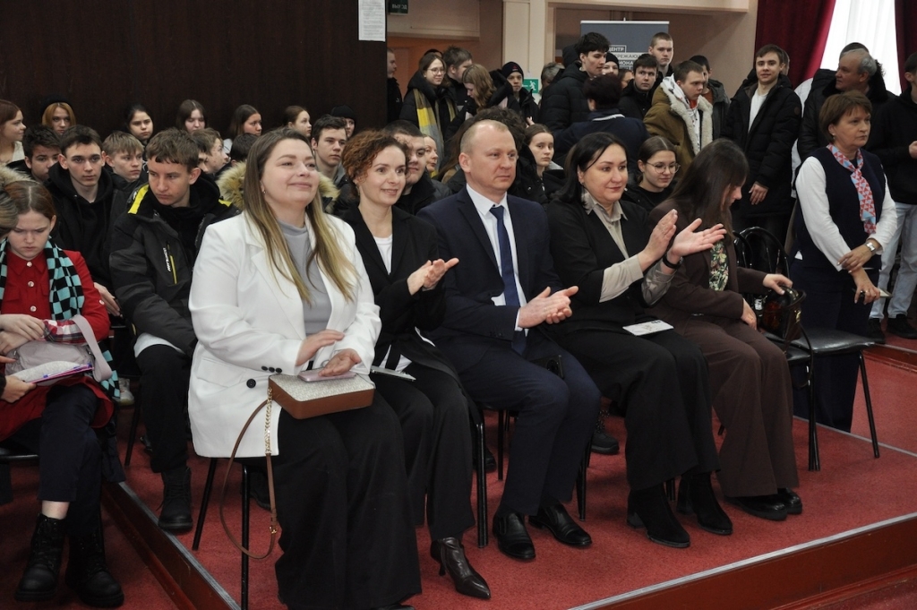 В Новоалтайске прошёл фестиваль инженерных и рабочих профессий «Заводская проходная»