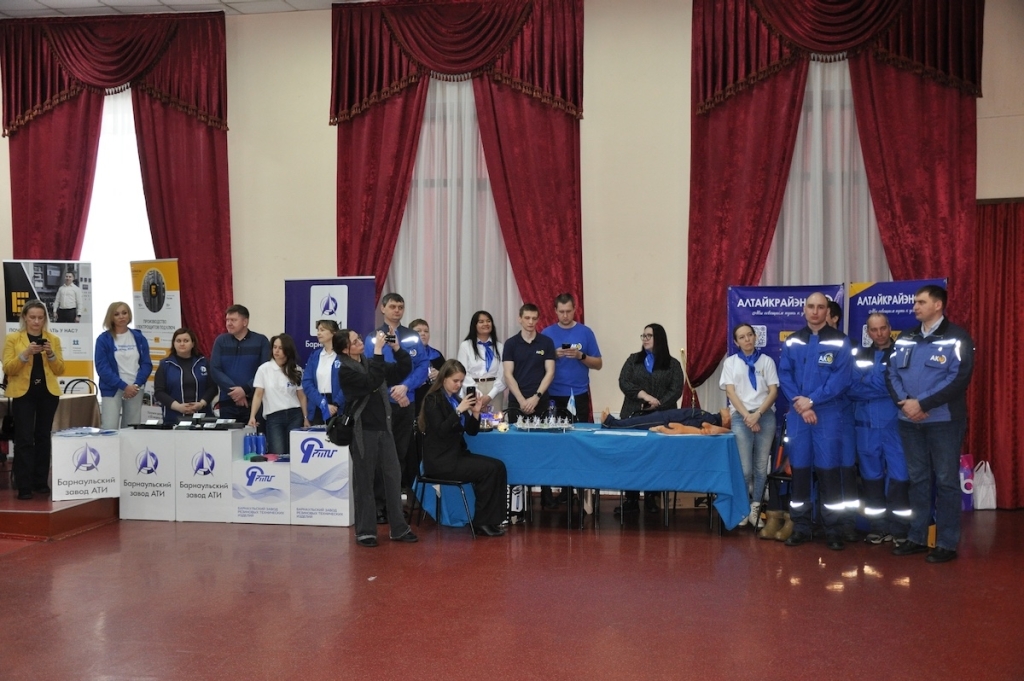В Новоалтайске прошёл фестиваль инженерных и рабочих профессий «Заводская проходная»