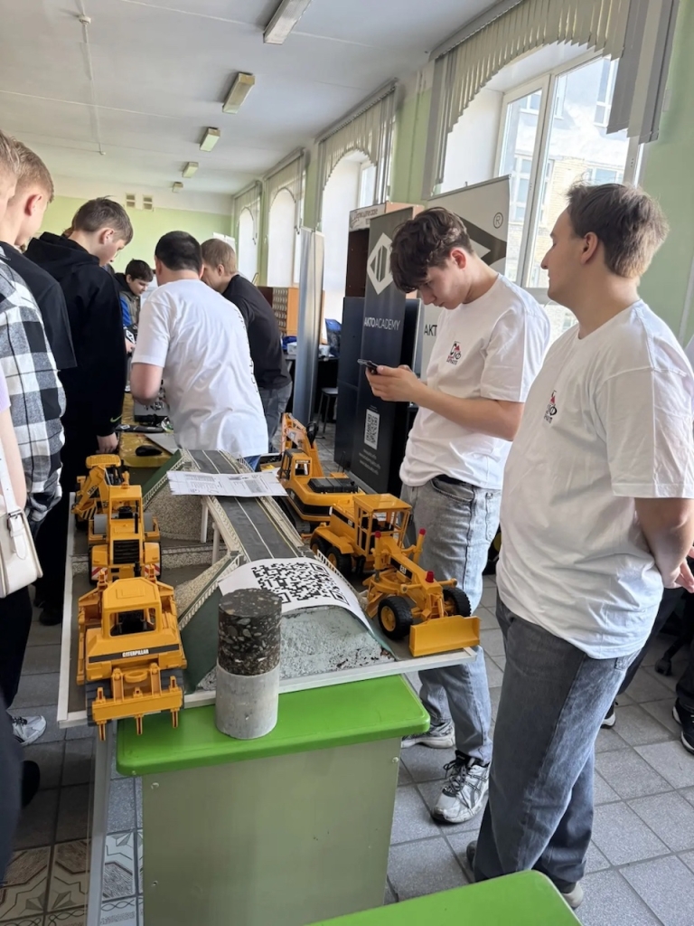 День открытых дверей в АлтГТУ показал школьникам путь в инженерию и на предприятия Алтайского края