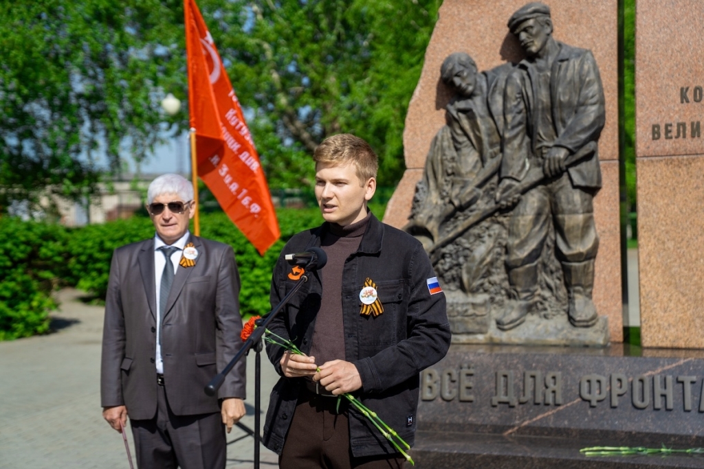 Память, которая объединяет поколения: промышленники Алтайского края провели митинг в честь 81-й годовщины Великой Победы