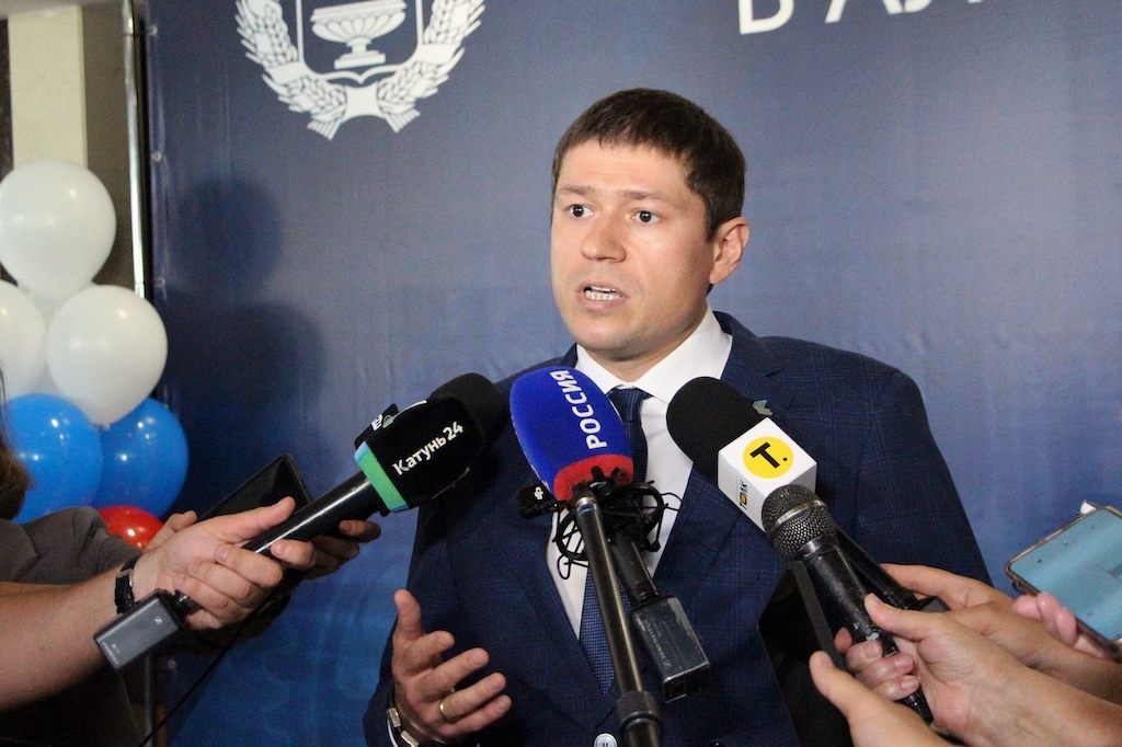 День промышленника – 2026 в Алтайском крае: награды людям труда и разговор о будущем отрасли