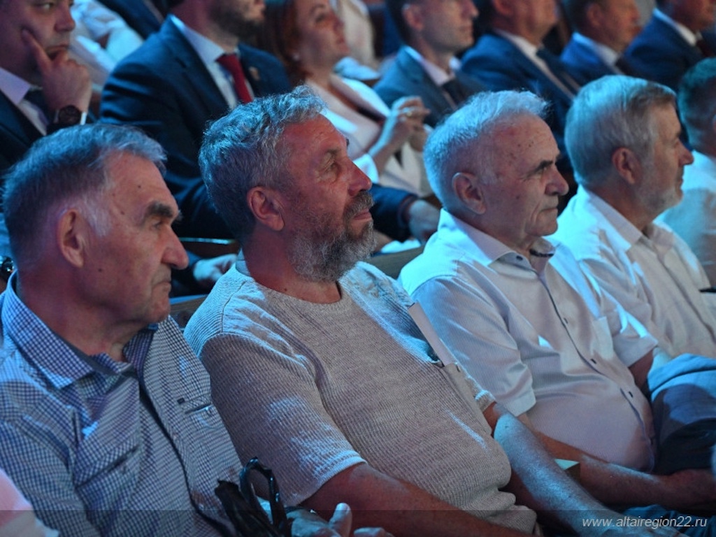 День промышленника – 2026 в Алтайском крае: награды людям труда и разговор о будущем отрасли