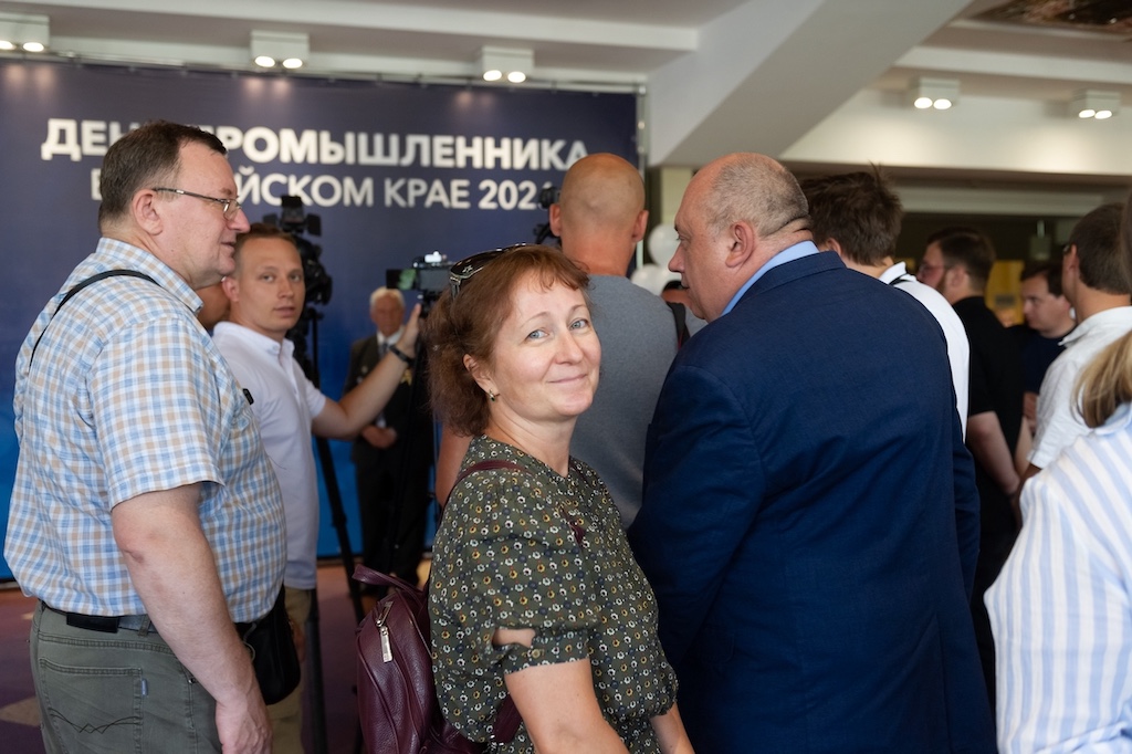 День промышленника – 2026 в Алтайском крае: награды людям труда и разговор о будущем отрасли