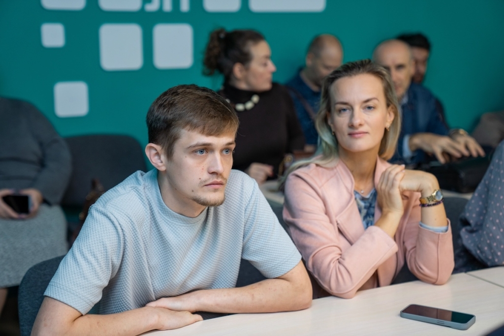 Искусственный интеллект должен работать на предприятиях: в Алтайском крае определили первые шаги к внедрению ИИ в промышленности