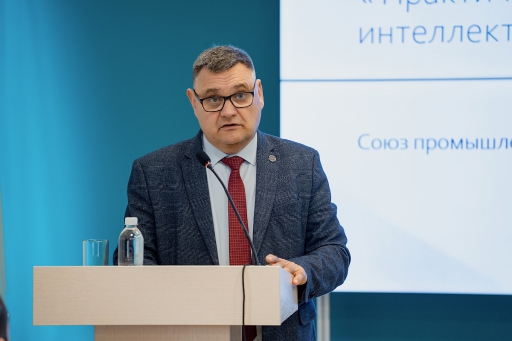 Искусственный интеллект должен работать на предприятиях: в Алтайском крае определили первые шаги к внедрению ИИ в промышленности
