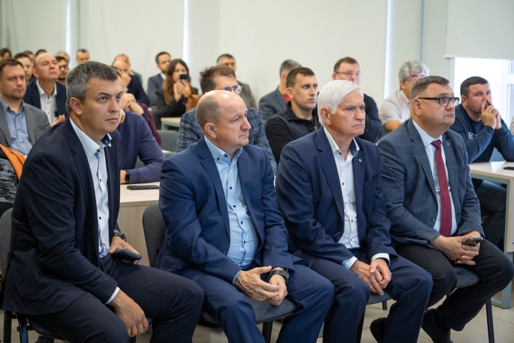 Искусственный интеллект должен работать на предприятиях: в Алтайском крае определили первые шаги к внедрению ИИ в промышленности