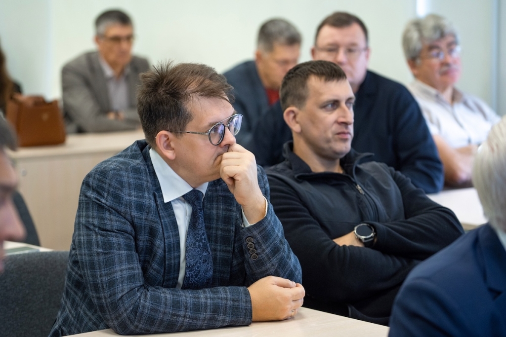 Искусственный интеллект должен работать на предприятиях: в Алтайском крае определили первые шаги к внедрению ИИ в промышленности