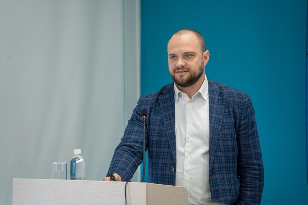 Искусственный интеллект должен работать на предприятиях: в Алтайском крае определили первые шаги к внедрению ИИ в промышленности