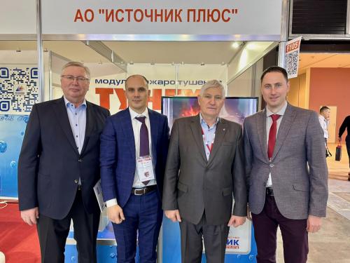 Международный форум "Российский промышленник-2023": Представители Алтайского края демонстрируют инновационные достижения